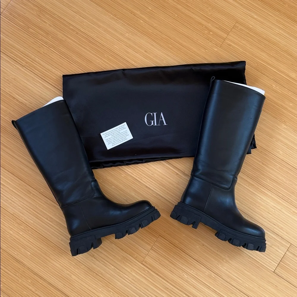 Gia Borghini Perni 07 black leather lug boots in size 37